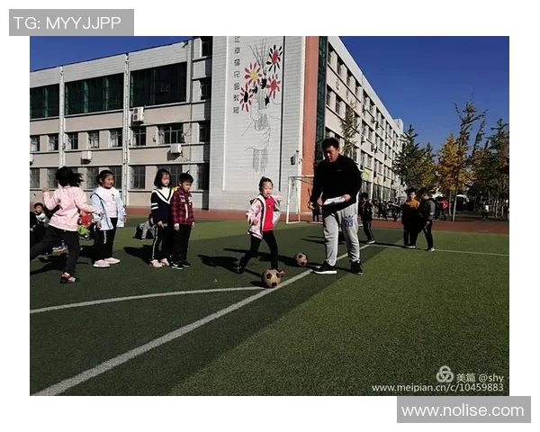 加克波引领新时代足球潮流展现年轻球员的无限潜力与激情